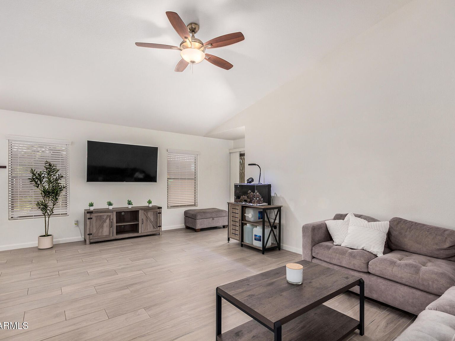 13216 W Desert Ln Surprise, AZ 85374 - Thumbnail 3