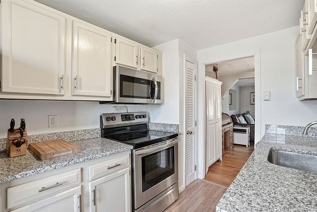 848 Plain St #28 Marshfield, MA 02050 - Thumbnail 3