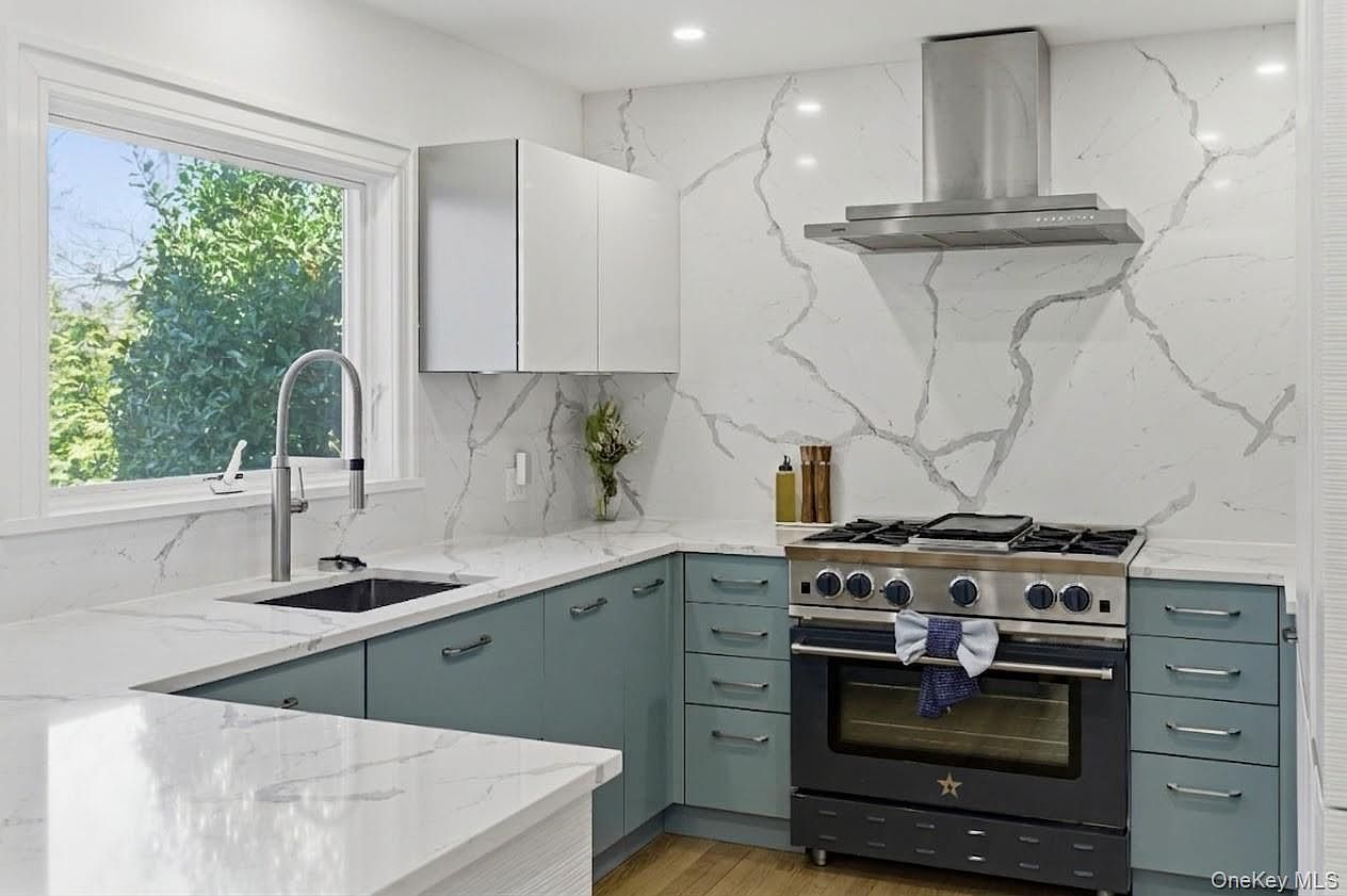 205 4th St East Northport, NY 11731 - Thumbnail 3