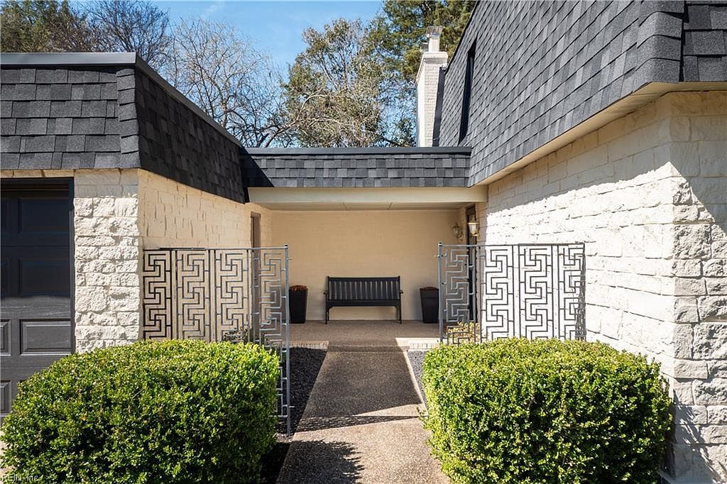 1445 Ashley Dr Virginia Beach, VA 23454 - Thumbnail 3