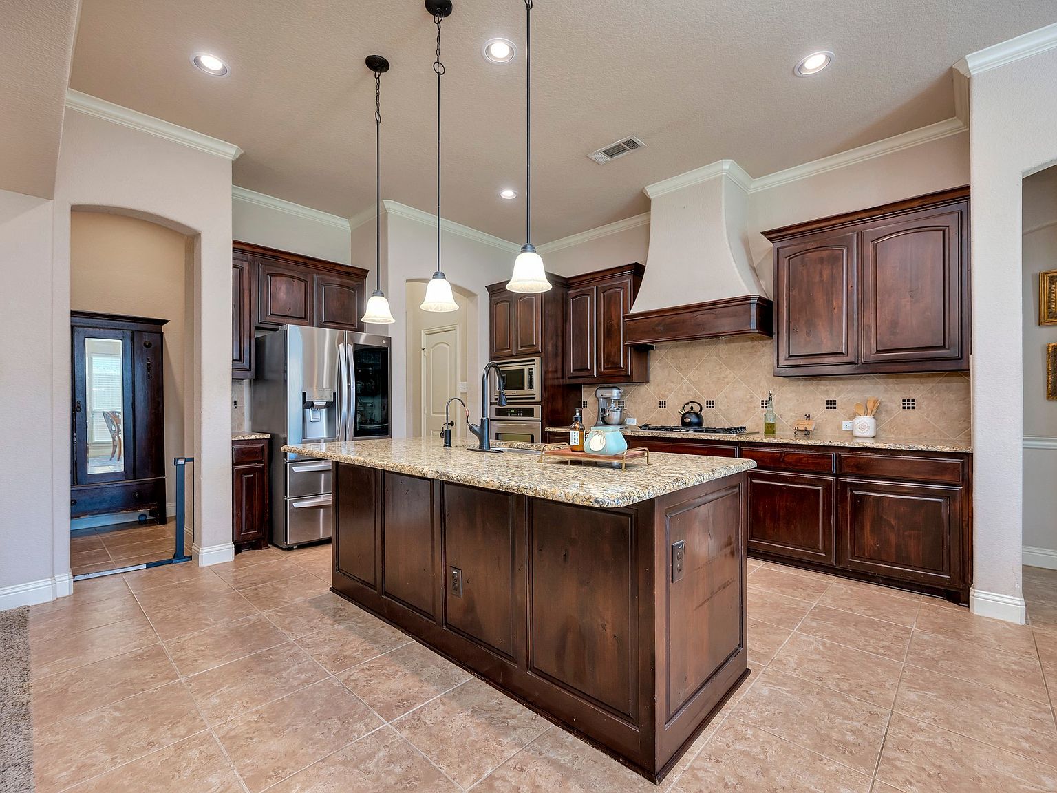 129 McKinley Dr Burleson, TX 76028 - Thumbnail 3