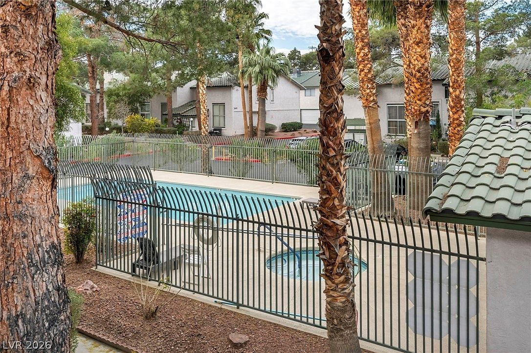 2460 Old Forge Ln APT 48 Las Vegas, NV 89121 - Thumbnail 3