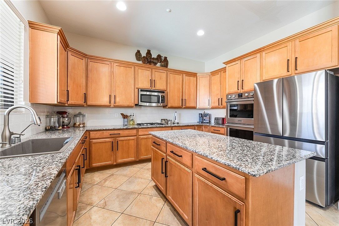 2398 Sunburst View St Henderson, NV 89052 - Thumbnail 3