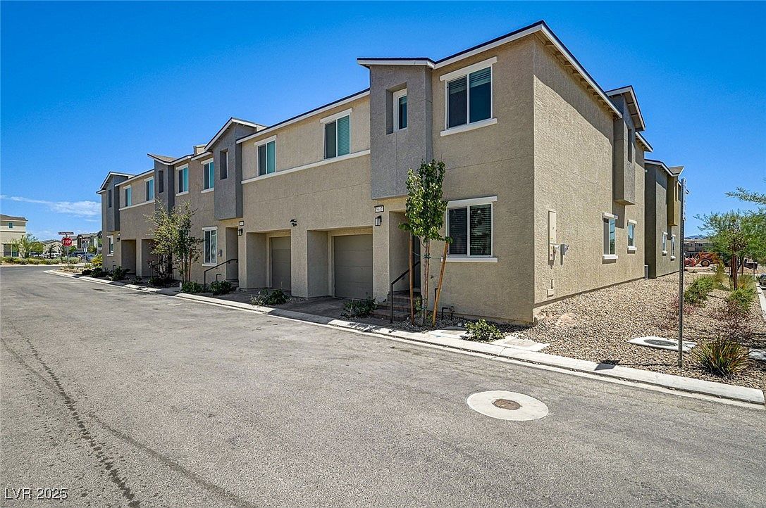 5617 Craftsman Ave Las Vegas, NV 89122 - Thumbnail 3