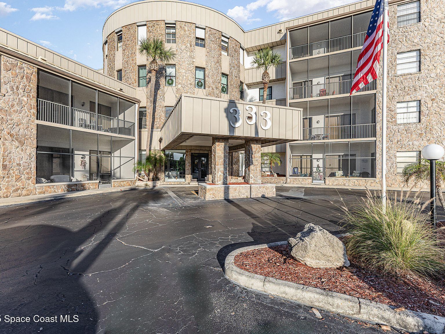 333 N Atlantic Ave APT 305 Cocoa Beach, FL 32931 - Thumbnail 3