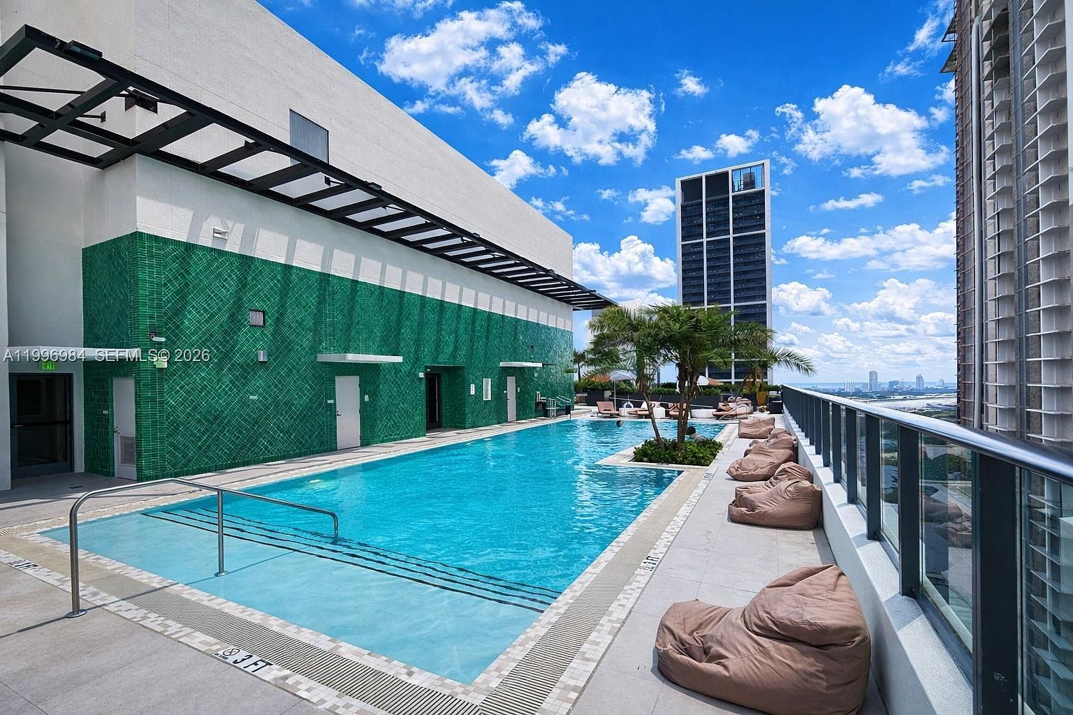 11 NE 6th St #2102 Miami, FL 33132 - Thumbnail 3