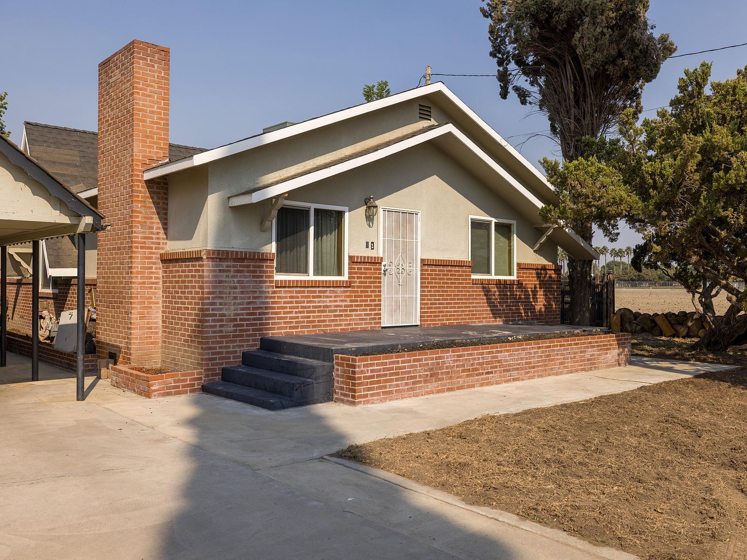 1149 N E St Tulare, CA 93274 - Thumbnail 3