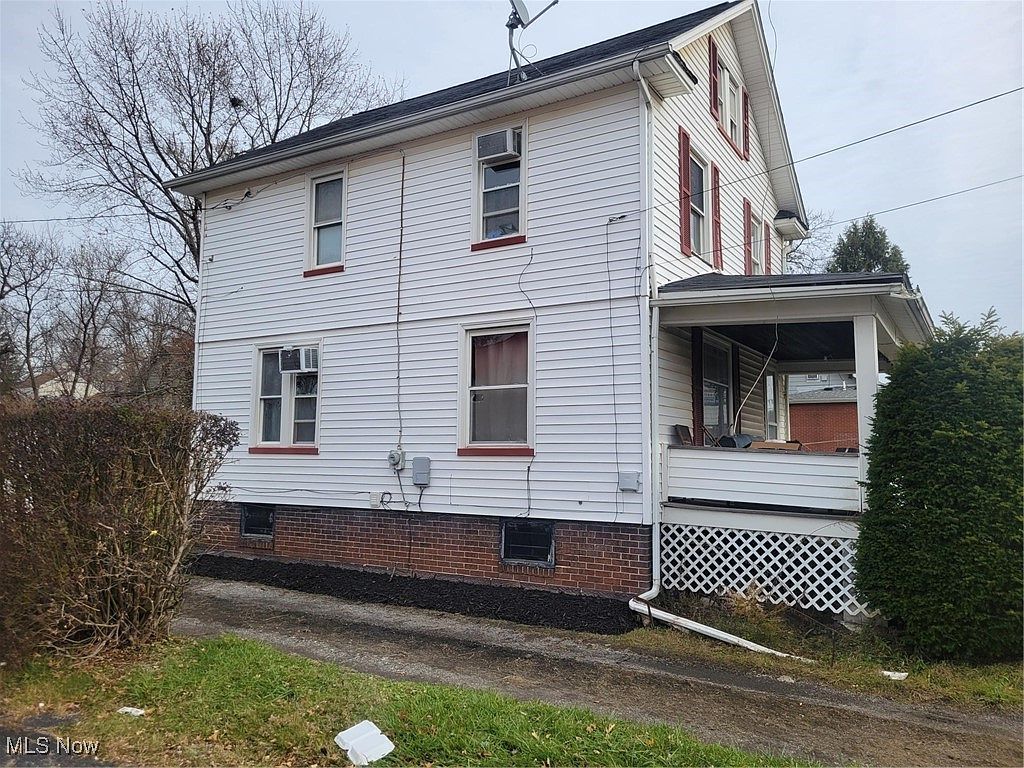 1911 Youngstown Rd SE Warren, OH 44484 - Thumbnail 3