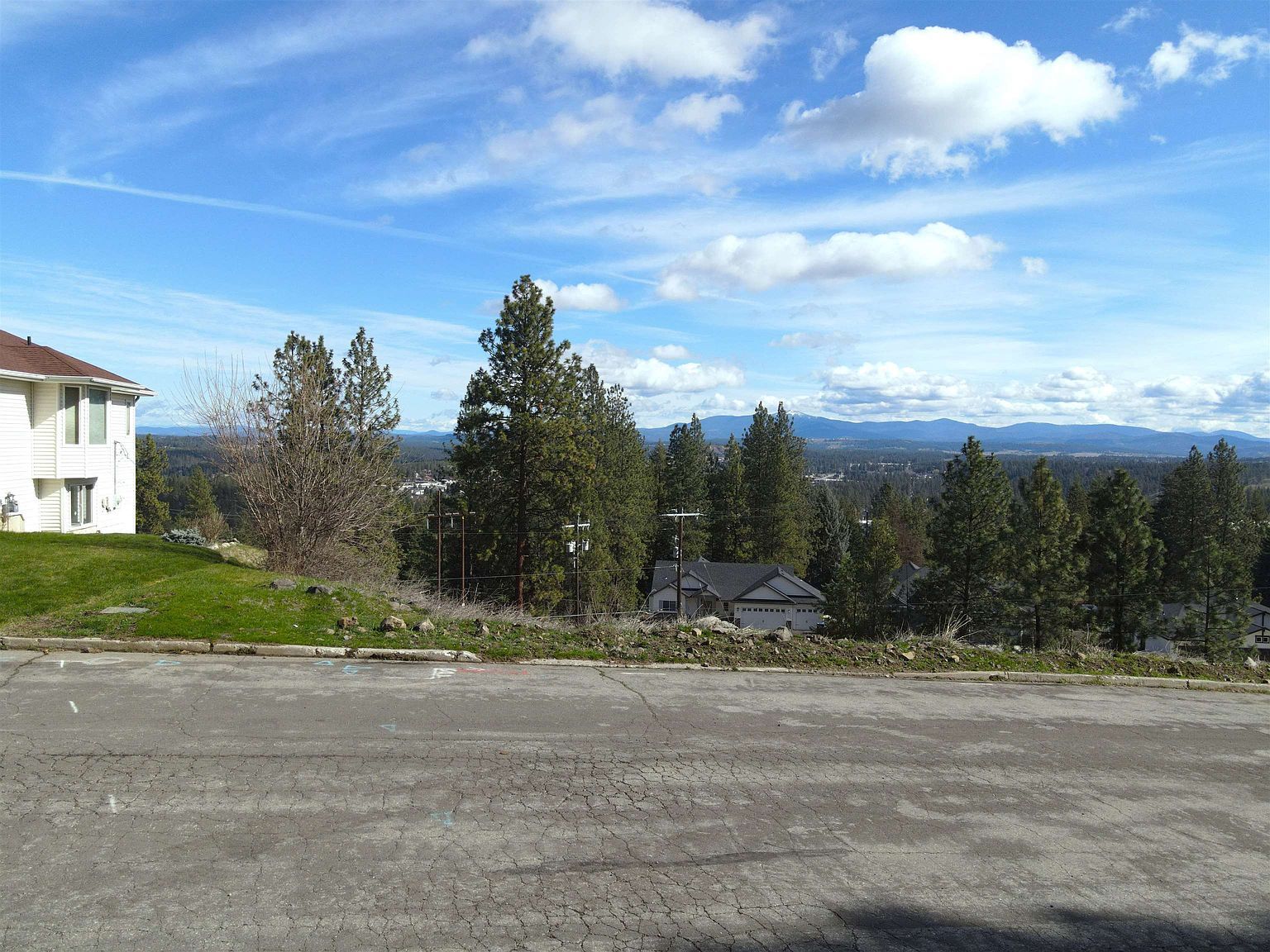 1420 W Toni Rae Dr Spokane, WA 99218 - Thumbnail 3