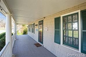 232 N Country Rd Mount Sinai, NY 11766 - Thumbnail 3
