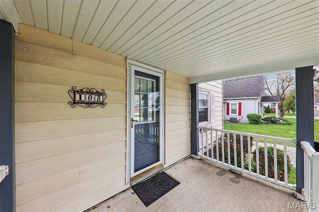 108 E Kentucky St Trenton, IL 62293 - Thumbnail 3