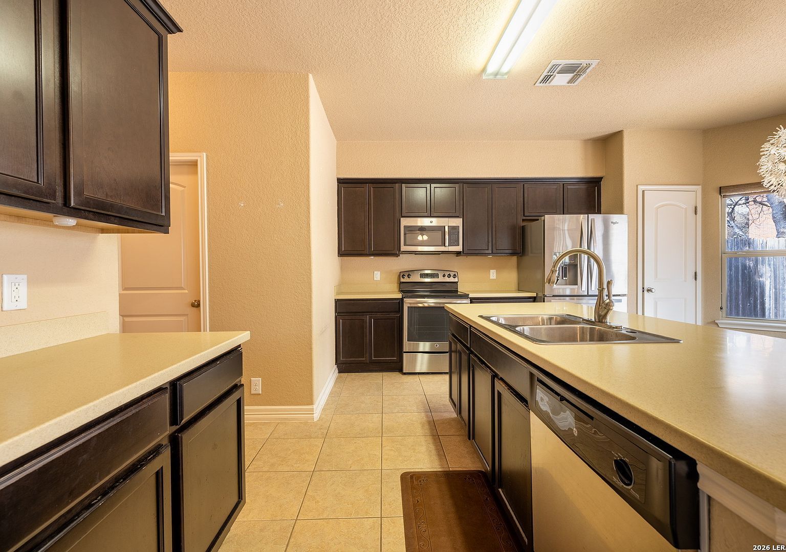 7234 Sunny Day San Antonio, TX 78240 - Thumbnail 3