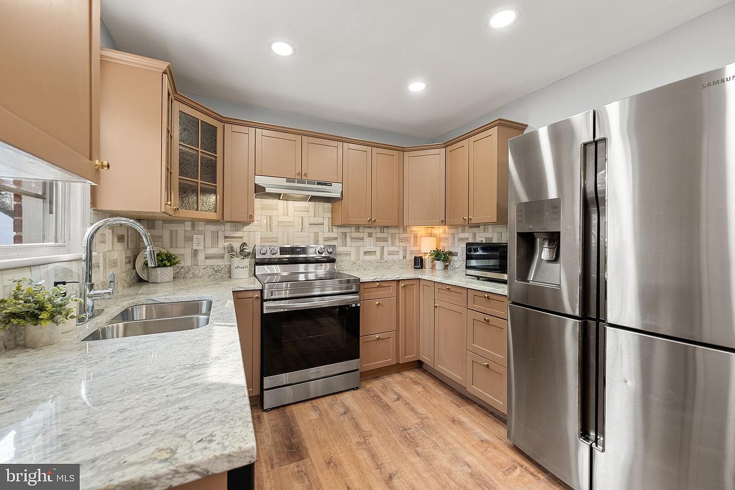 6439 Bock Rd Oxon Hill, MD 20745 - Thumbnail 3