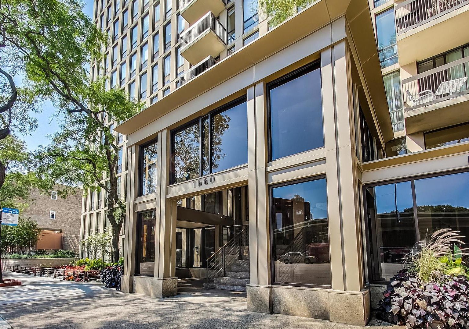 1660 N La Salle Dr APT 2502 Chicago, IL 60614 - Thumbnail 3