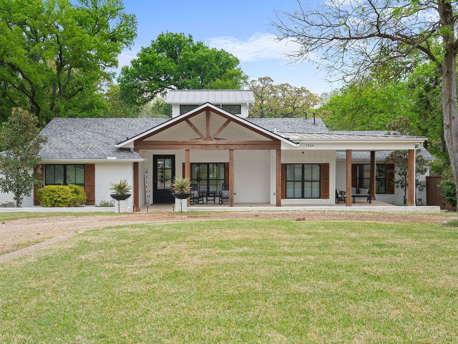 1704 Silverside Dr Grapevine, TX 76051 - Thumbnail 3