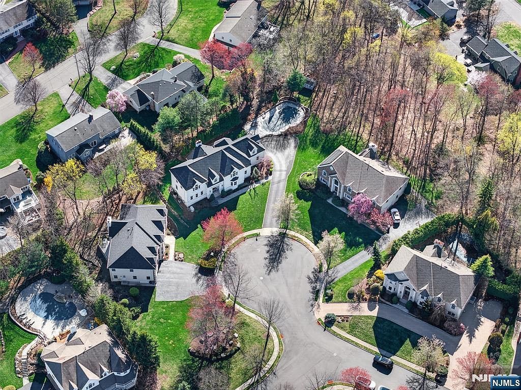 14 Scenic Ct Ramsey, NJ 07446 - Thumbnail 3