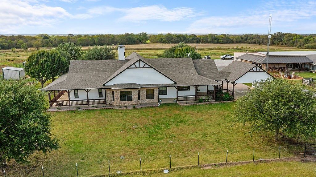 1671 Terry Ln Sherman, TX 75092 - Thumbnail 3