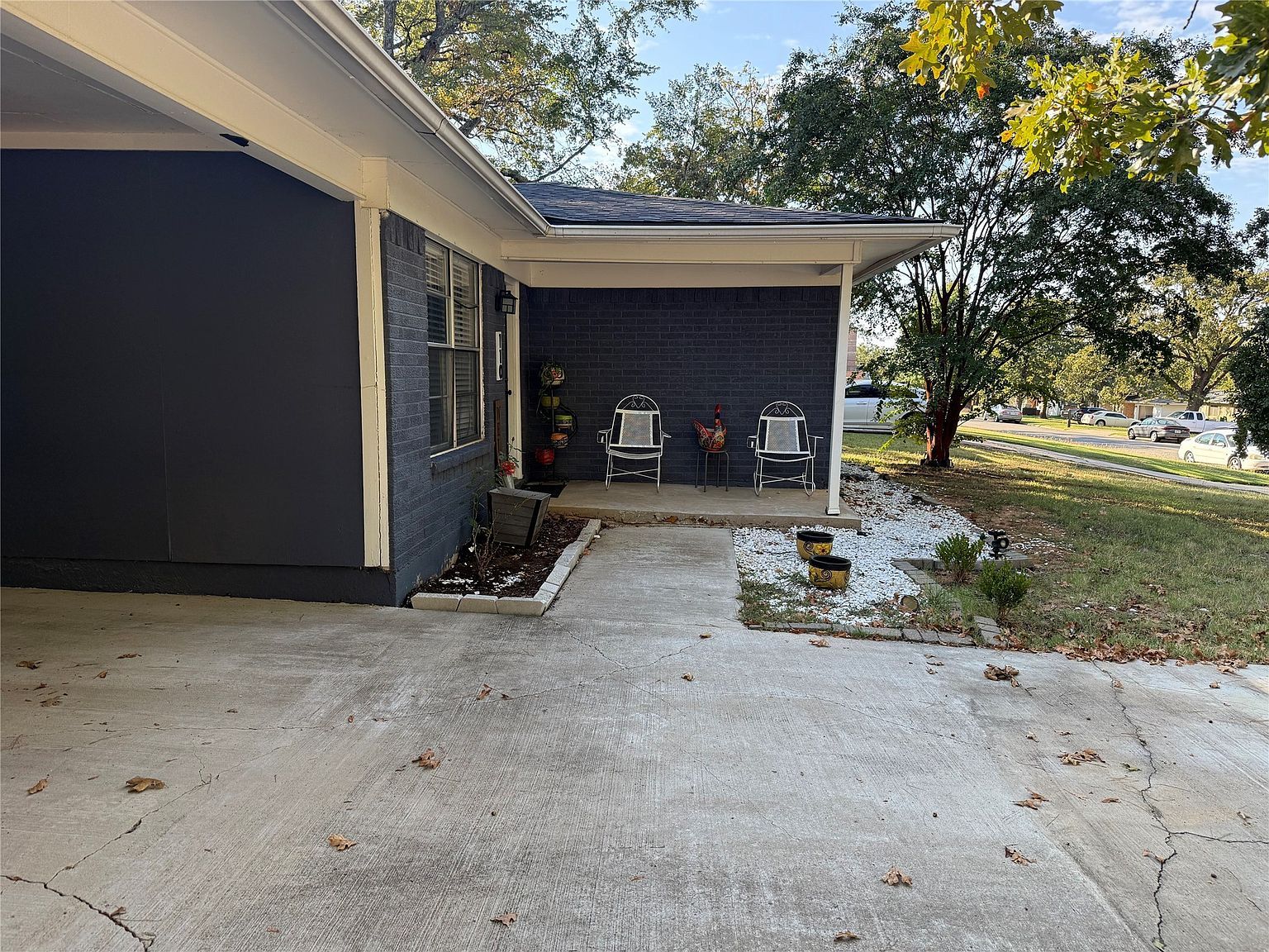 110 S Hickory Ave Denison, TX 75020 - Thumbnail 3