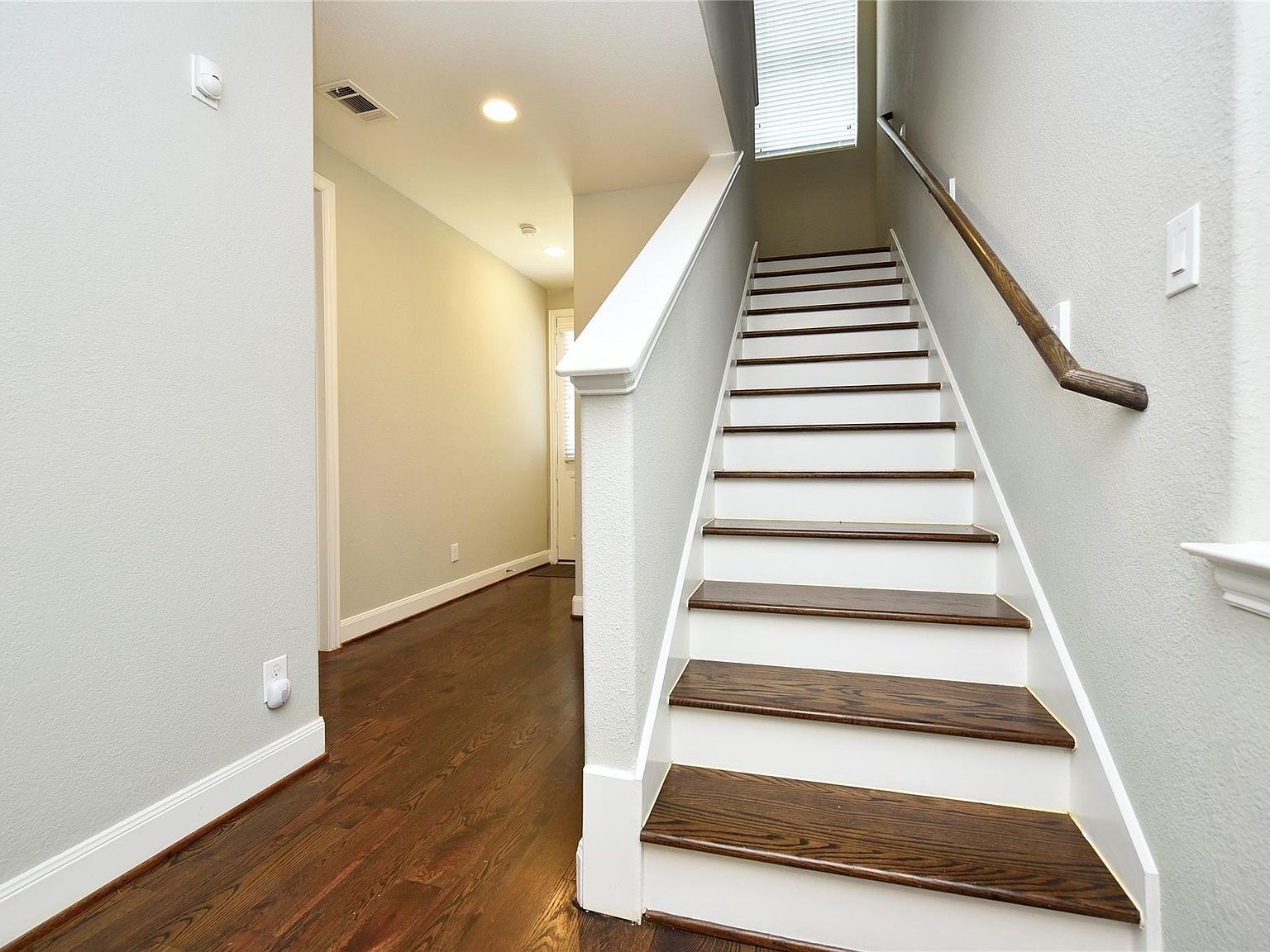 5502 Camaguey St Houston, TX 77023 - Thumbnail 3