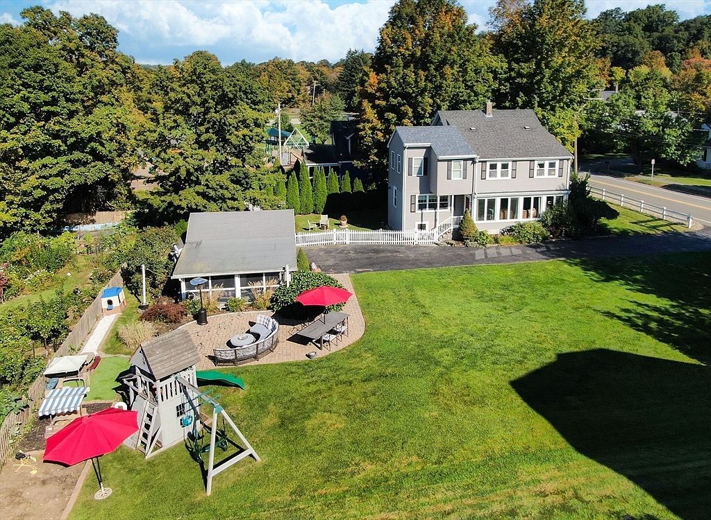 47 Central St Southborough, MA 01772 - Thumbnail 3