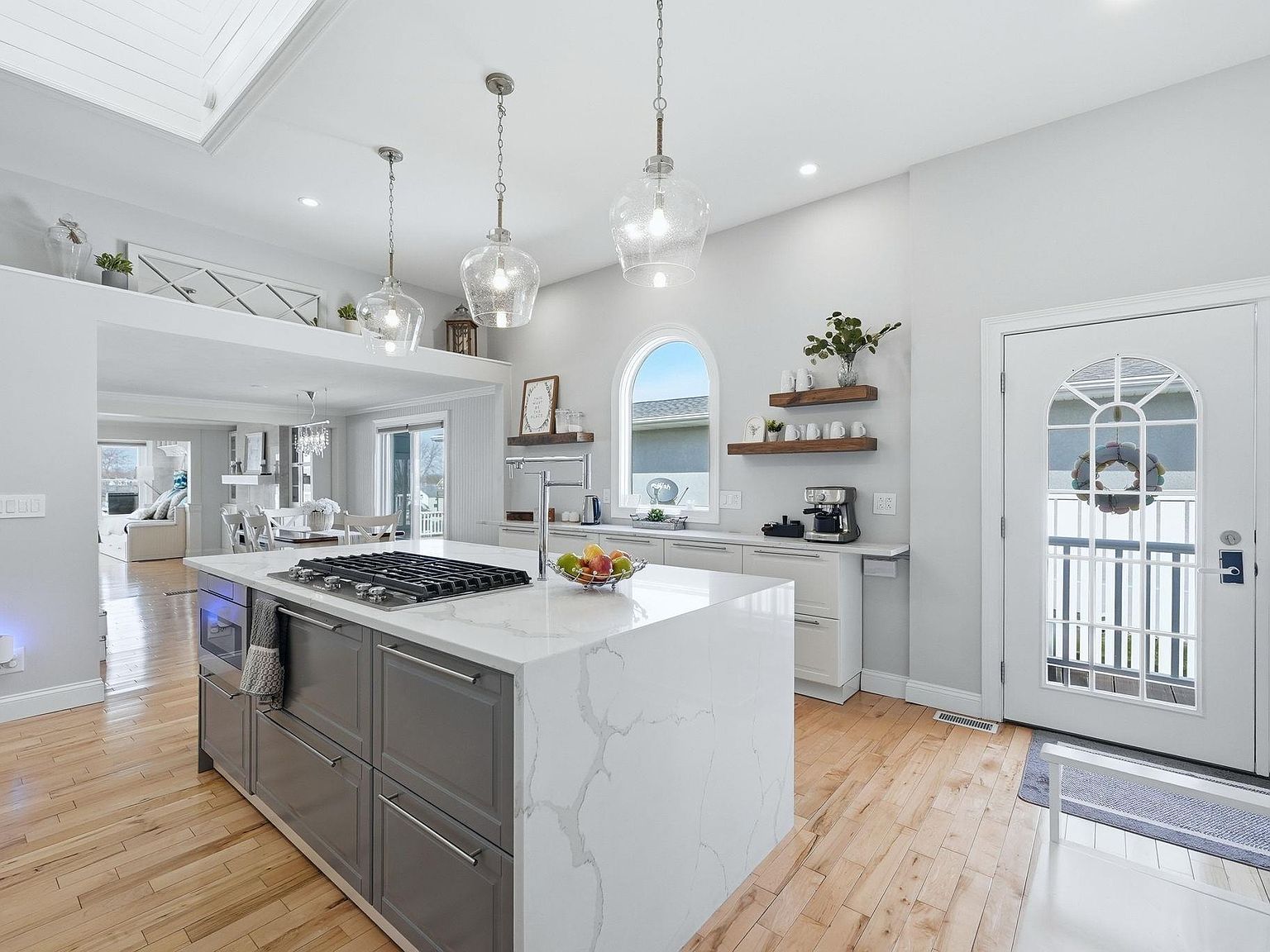 11889 N Forest Dr Syracuse, IN 46567 - Thumbnail 3