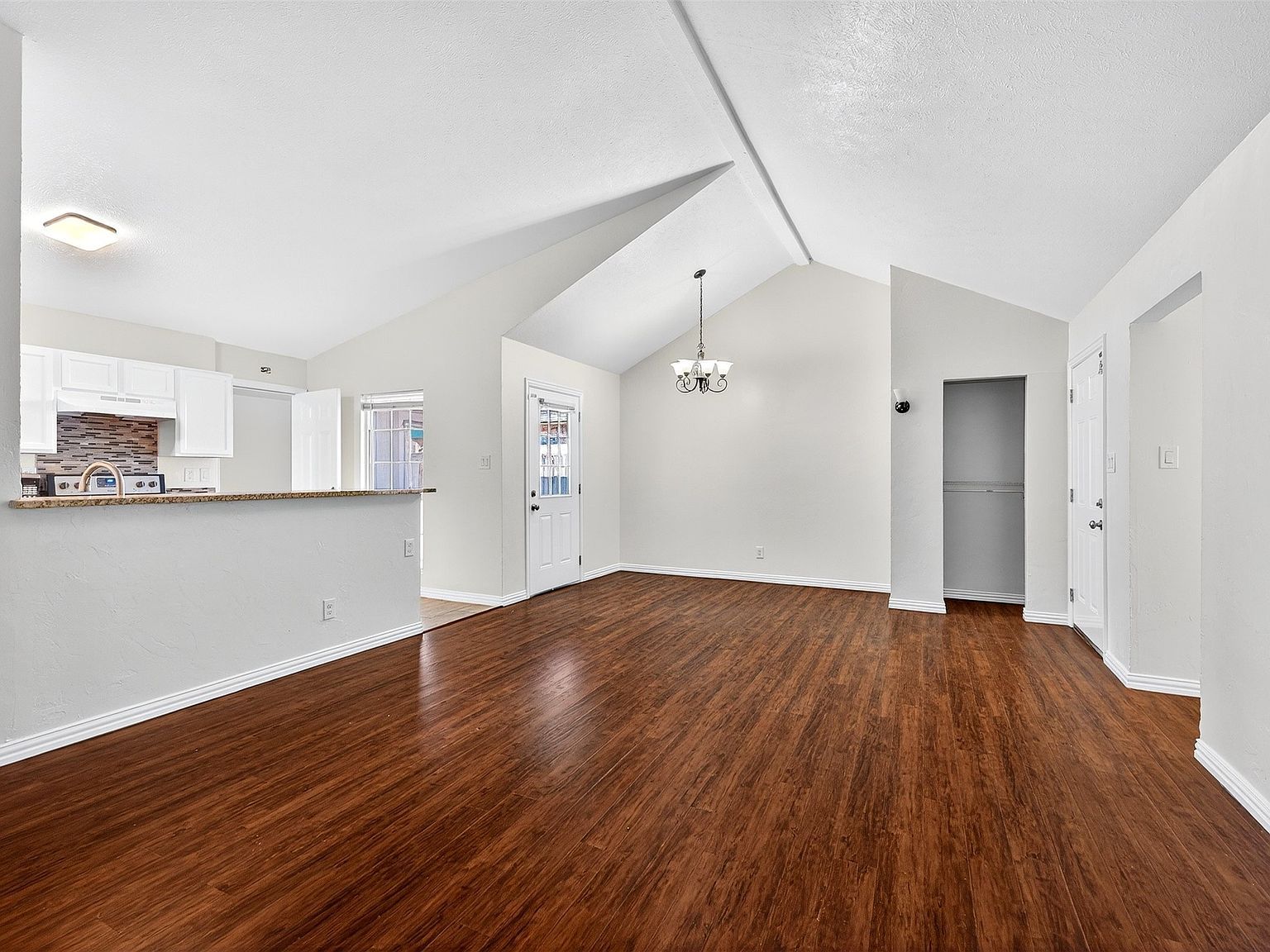 4421 Chapman St The Colony, TX 75056 - Thumbnail 3