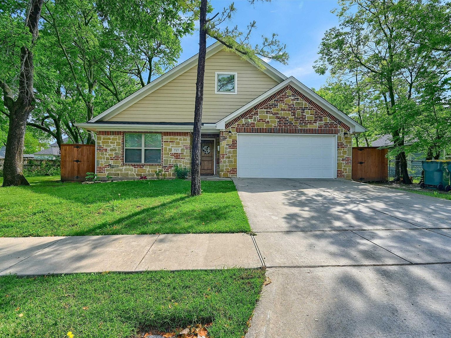 717 S Elm St Sherman, TX 75090 - Thumbnail 3