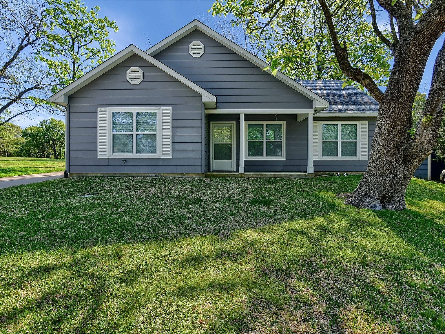 1830 Clark Dr Denison, TX 75020 - Thumbnail 3