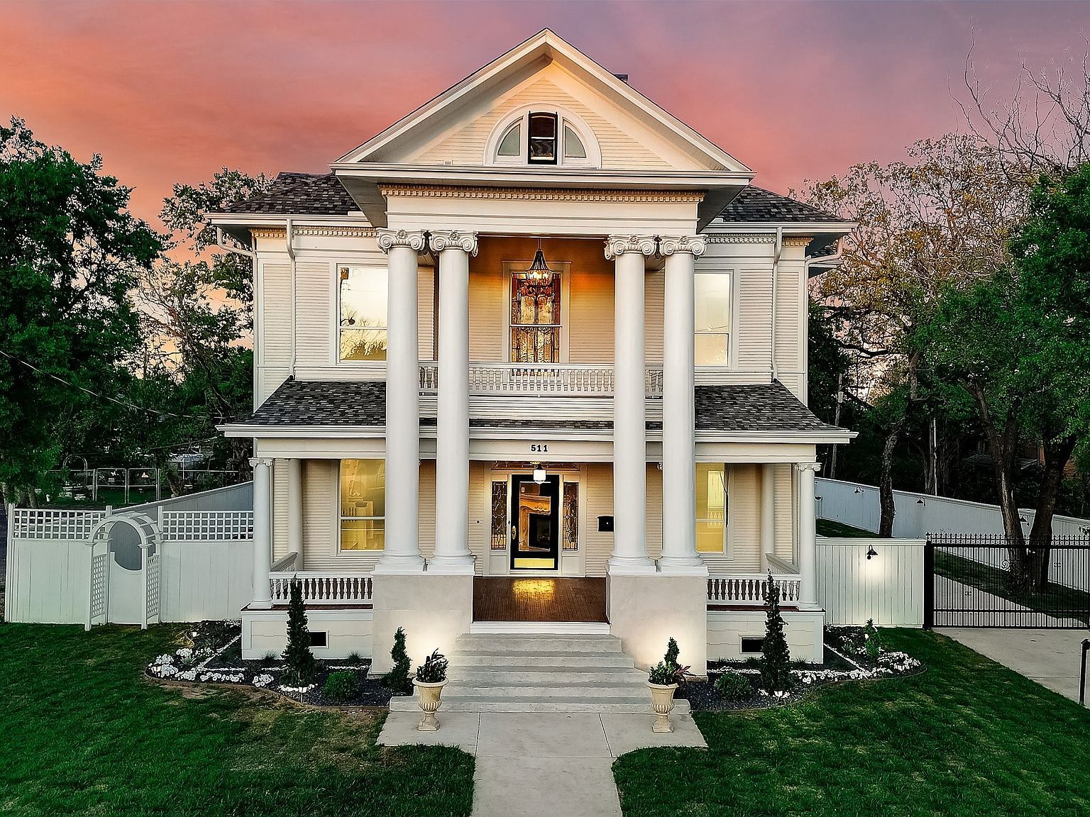 511 S Travis St Sherman, TX 75090 - Thumbnail 3