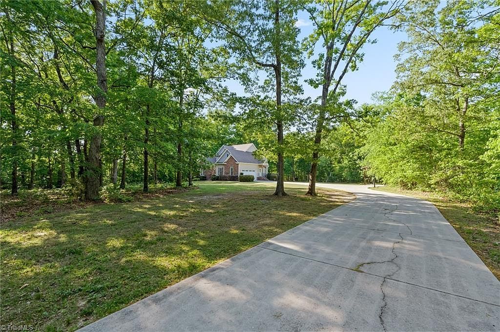 3321 Lower Lake Rd Thomasville, NC 27360 - Thumbnail 3
