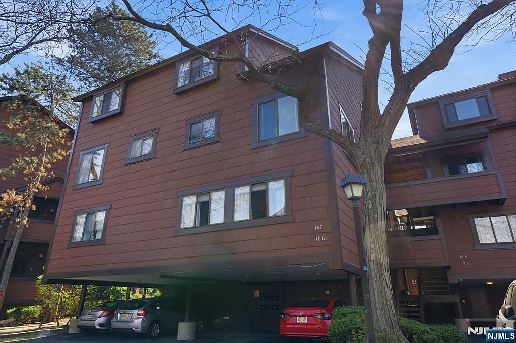 166 Sandcastle Ky Secaucus, NJ 07094 - Thumbnail 3