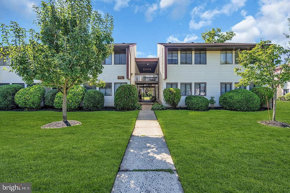 4 Avon Dr UNIT F Hightstown, NJ 08520 - Thumbnail 3