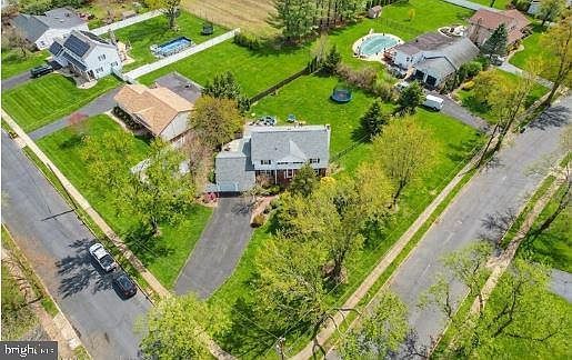 2 Wickham Ln East Windsor, NJ 08520 - Thumbnail 3