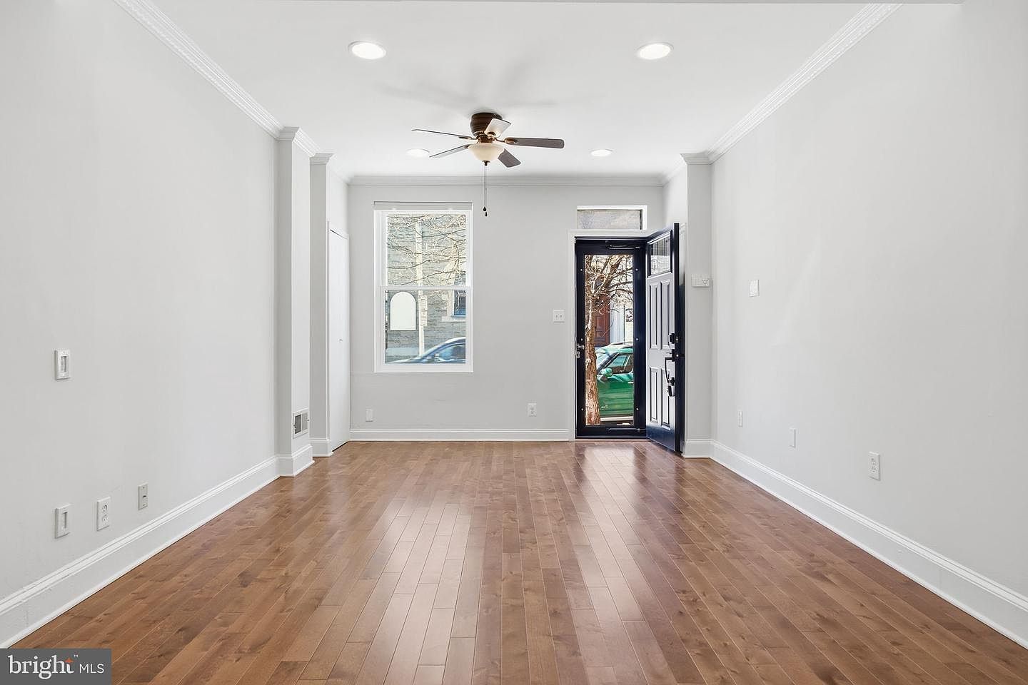 411 S Chester St Baltimore, MD 21231 - Thumbnail 3