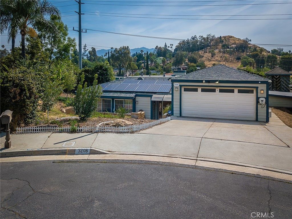 3208 Gibraltar Dr Riverside, CA 92506 - Thumbnail 3