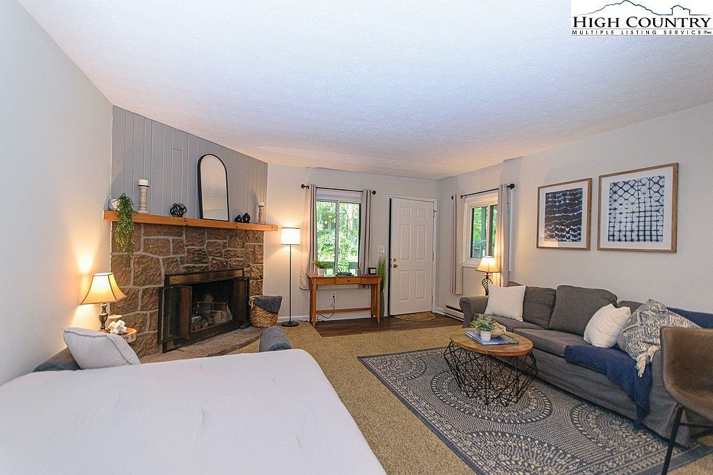 144 S Slope Loop UNIT 1 Banner Elk, NC 28604 - Thumbnail 3