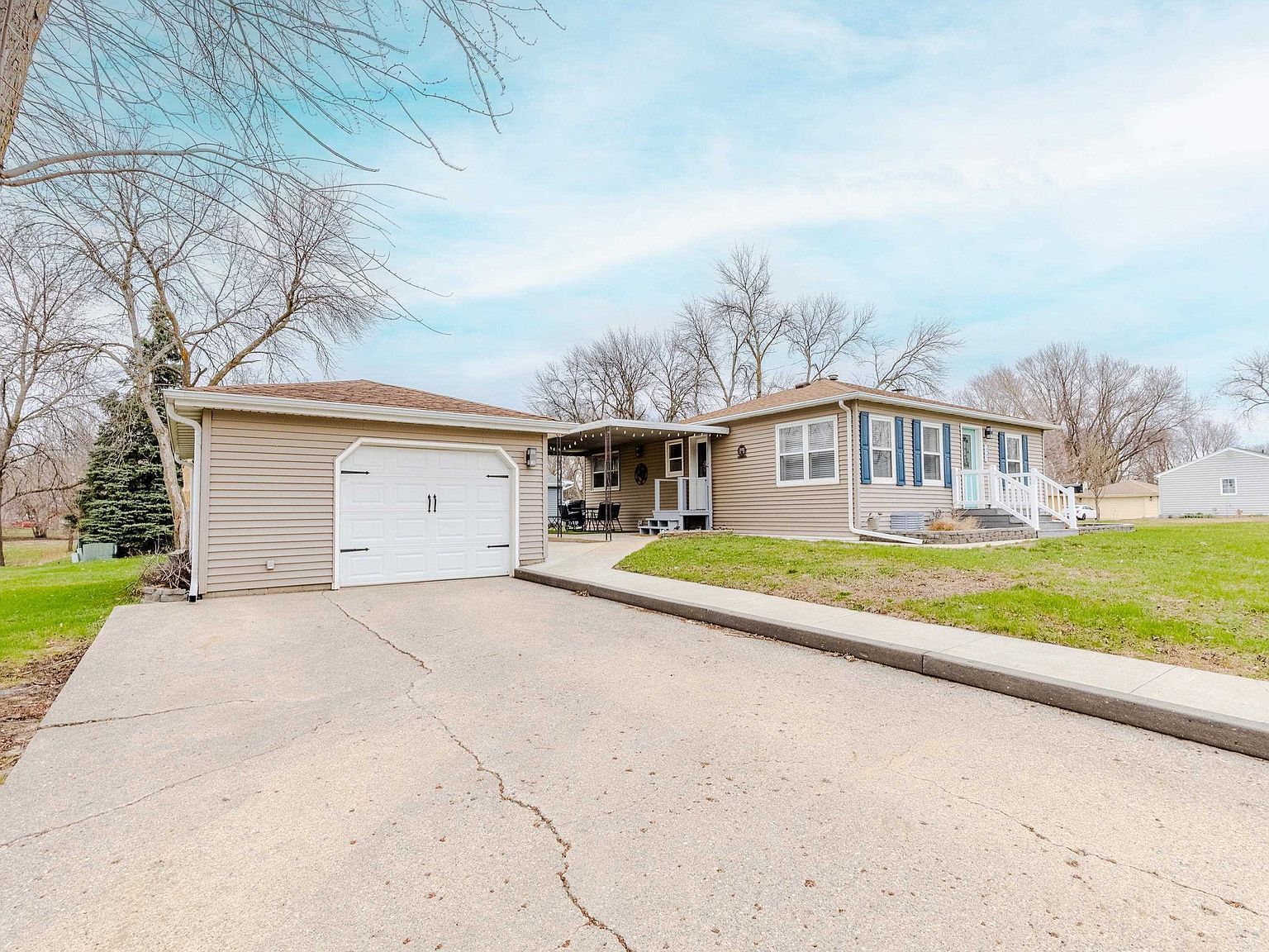 223 8th St SE Spencer, IA 51301 - Thumbnail 3