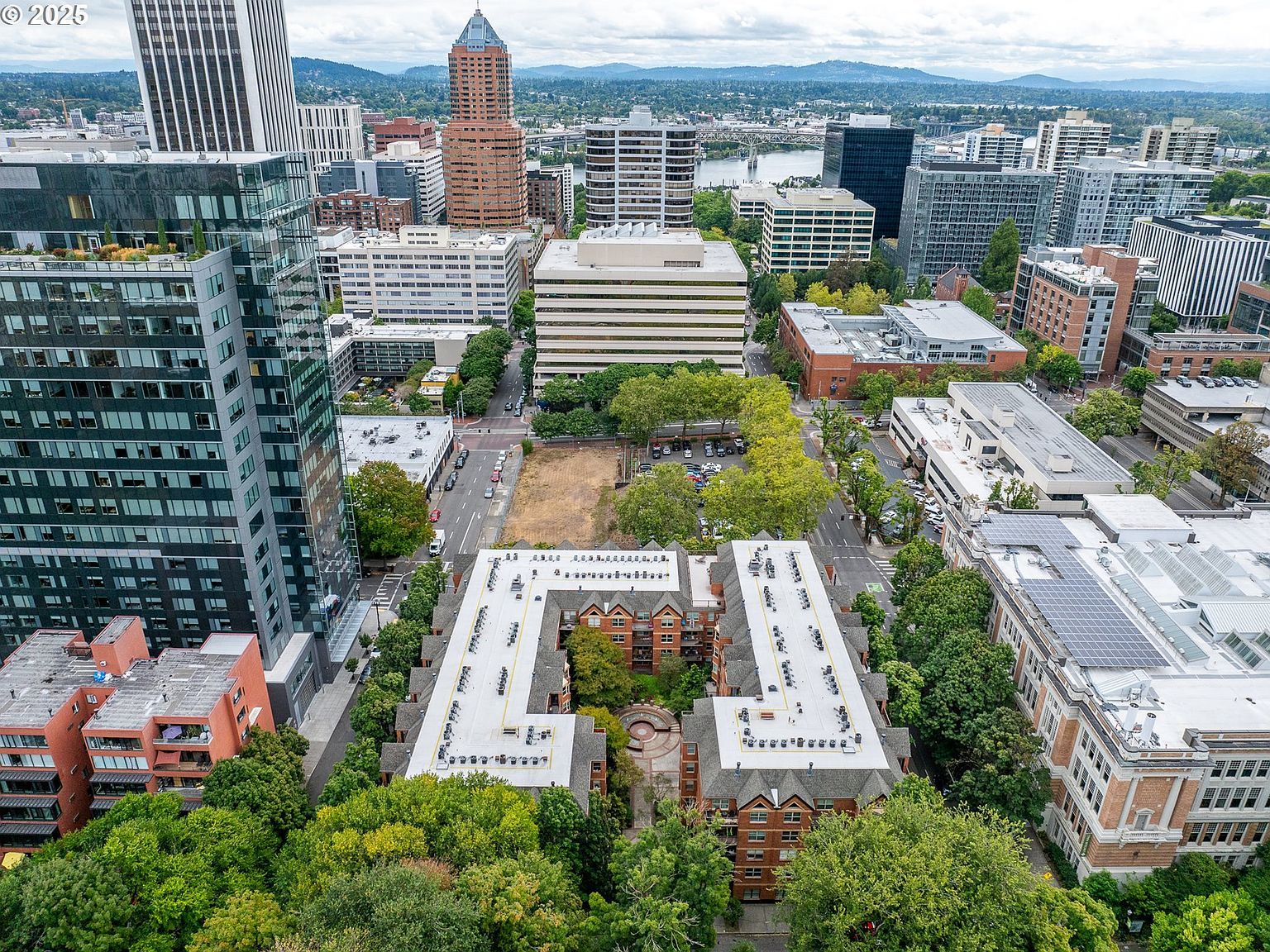 1500 SW Park Ave APT 523 Portland, OR 97201 - Thumbnail 3