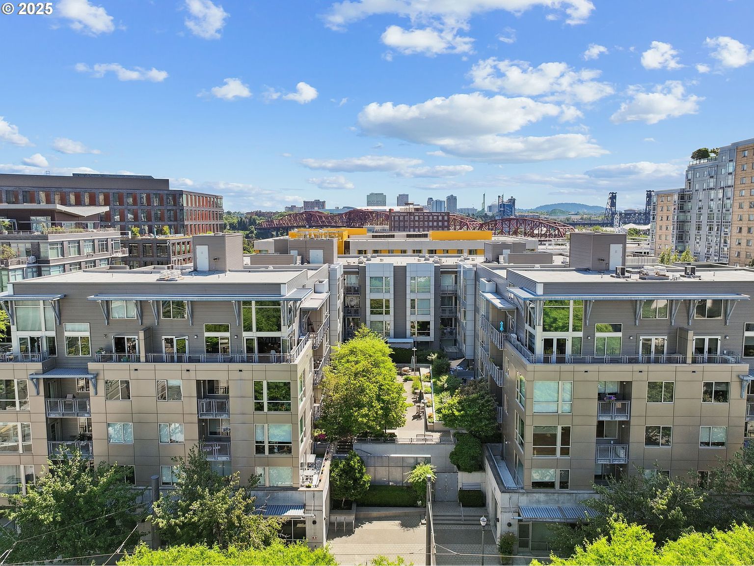 1125 NW 9th Ave APT 410 Portland, OR 97209 - Thumbnail 3