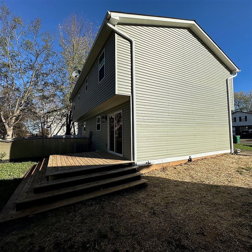 744 Brian Ct Radcliff, KY 40160 - Thumbnail 3