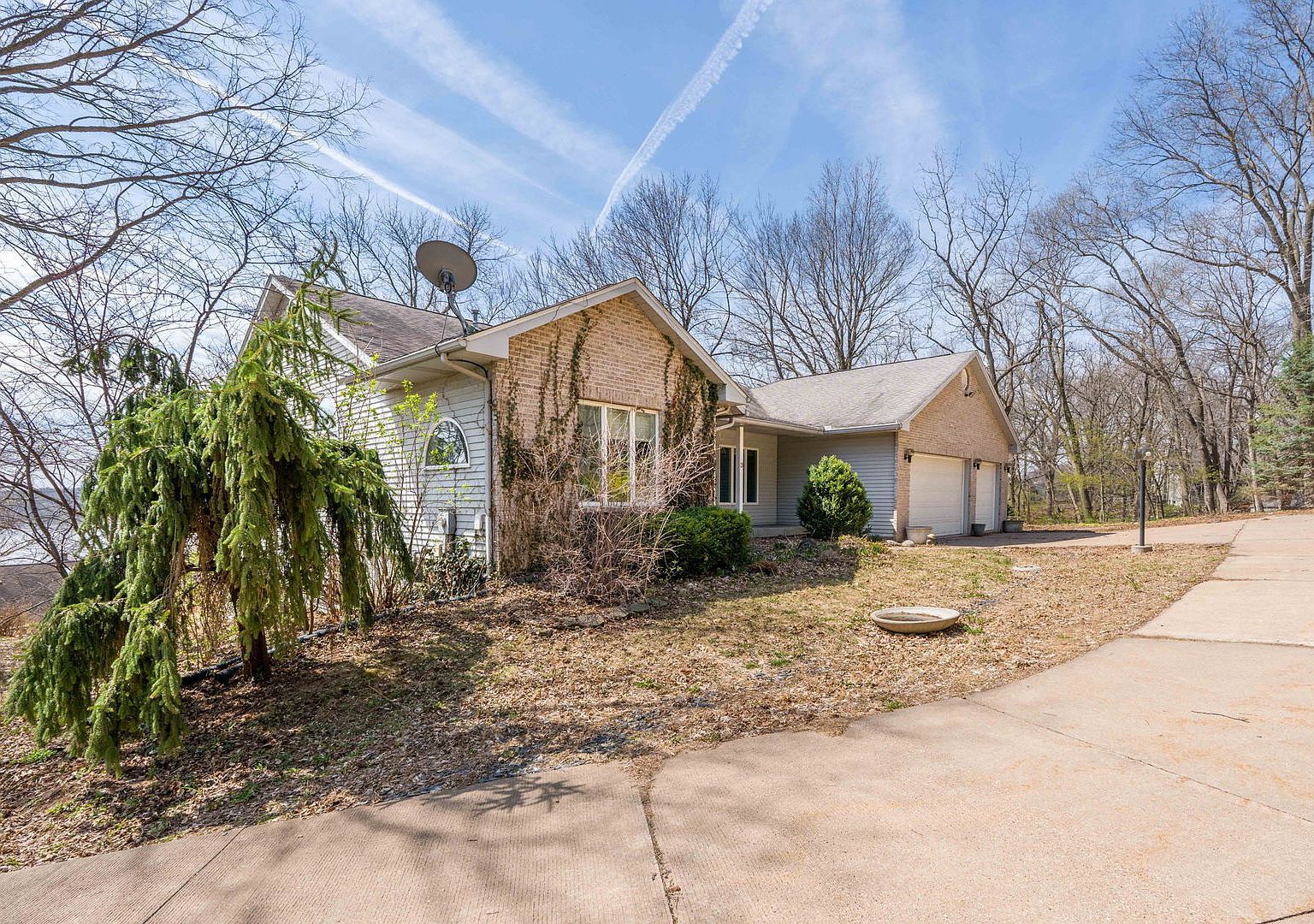 3 Walbrier Ct Le Claire, IA 52753 - Thumbnail 3