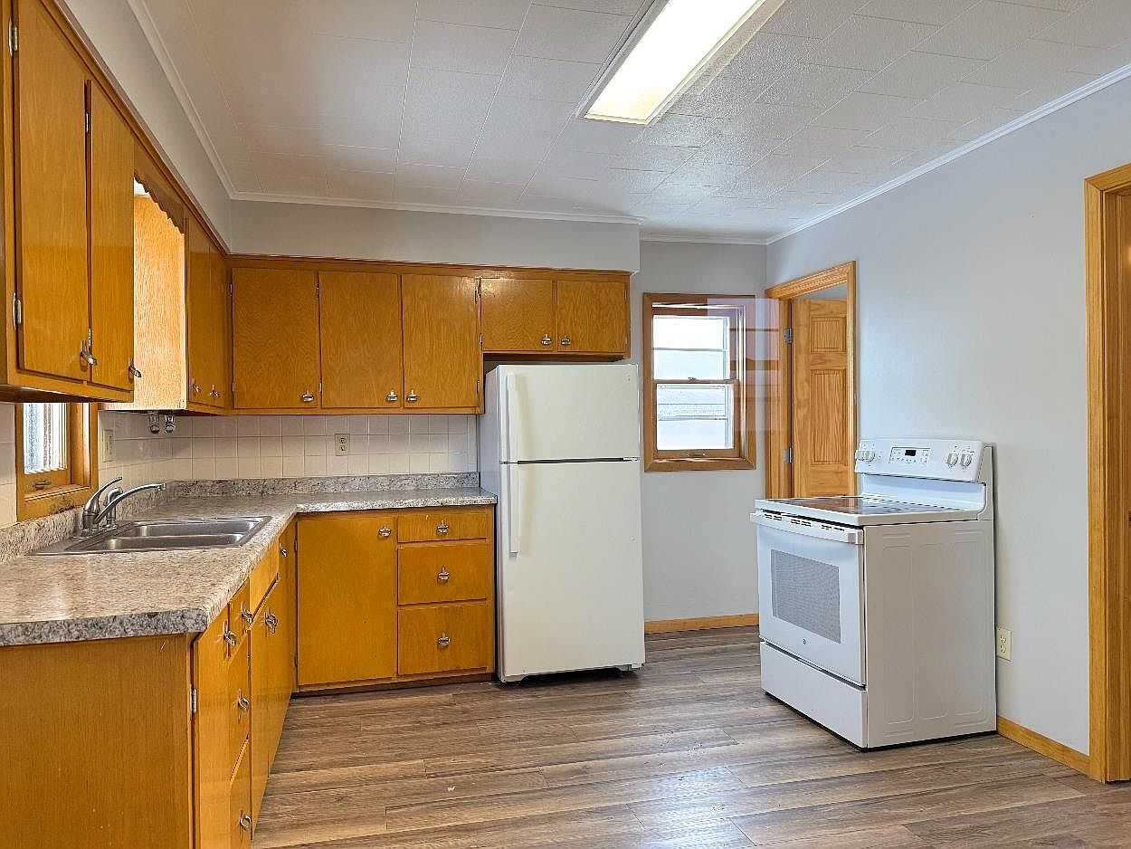 752 Franklin St Oshkosh, WI 54901 - Thumbnail 3