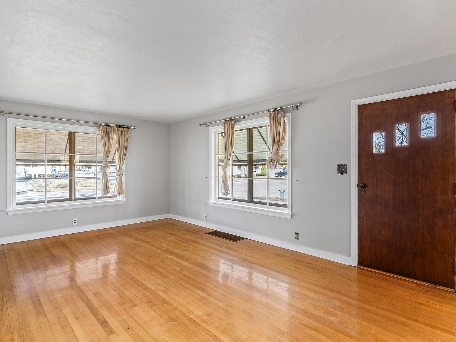 2007 N Division St Appleton, WI 54911 - Thumbnail 3