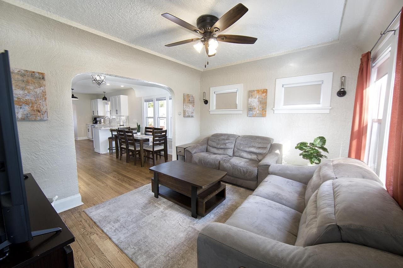 122 E Norwich St Milwaukee, WI 53207 - Thumbnail 3