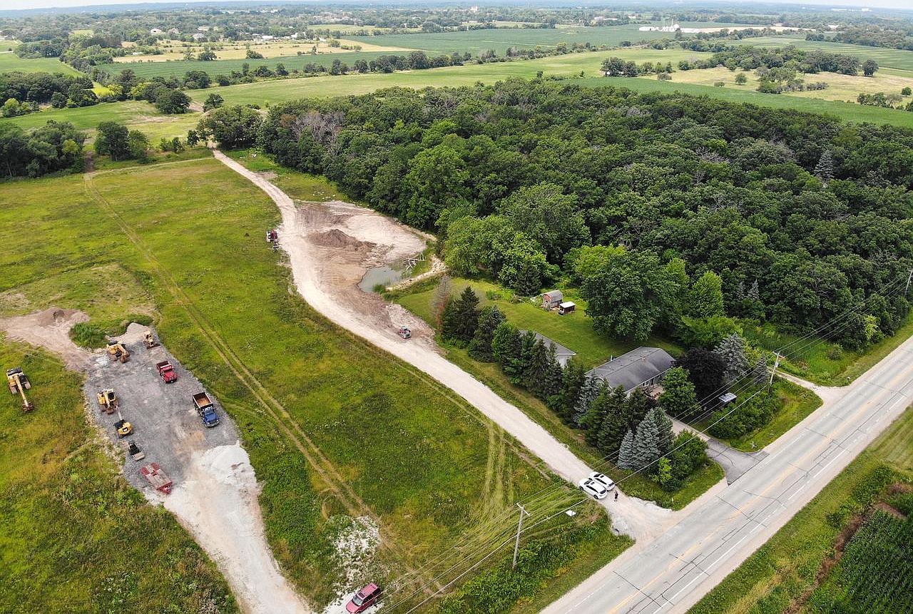 5202 County Highway H Racine, WI 53406 - Thumbnail 3