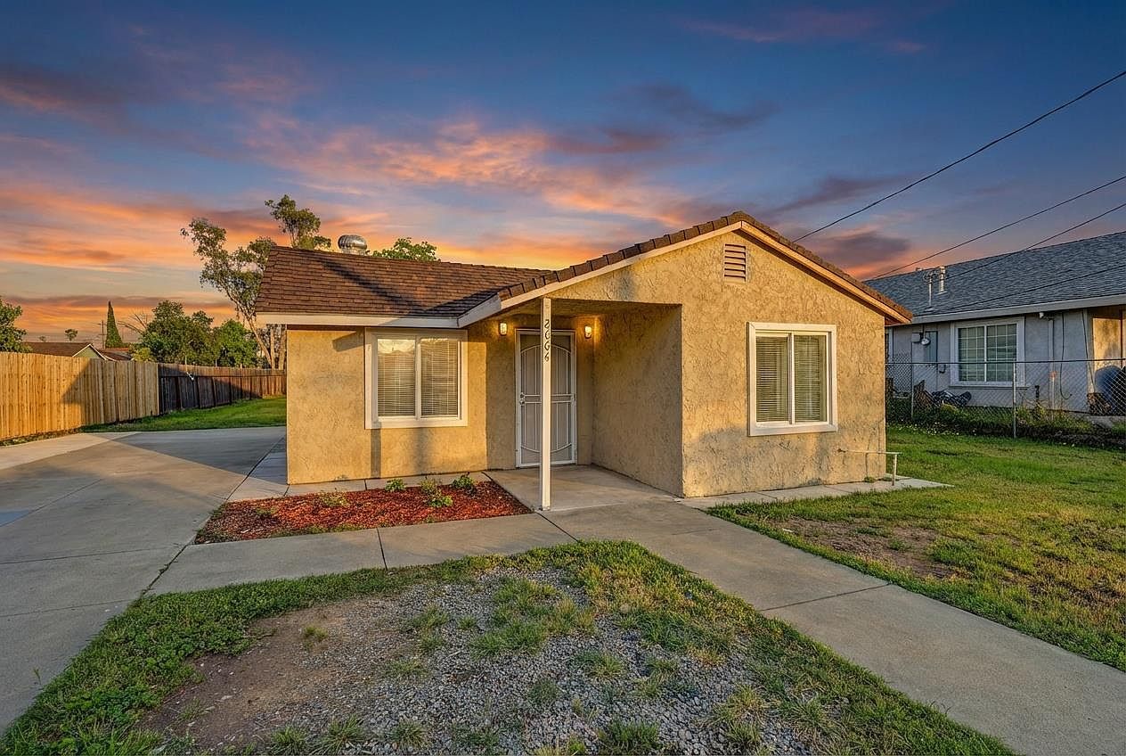 2664 Forrest St Sacramento, CA 95815 - Thumbnail 3