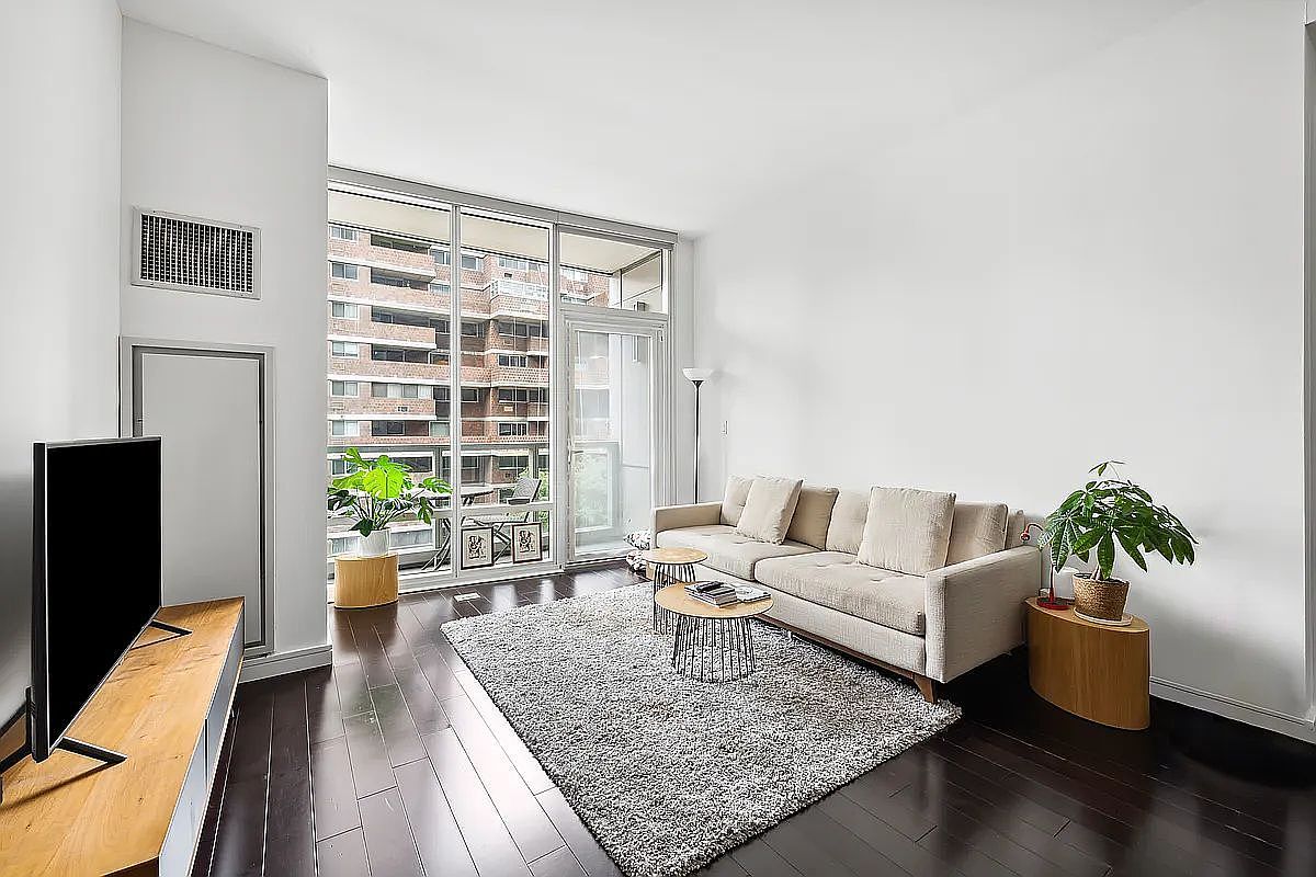 300 E 23rd St APT 5B New York, NY 10010 - Thumbnail 3