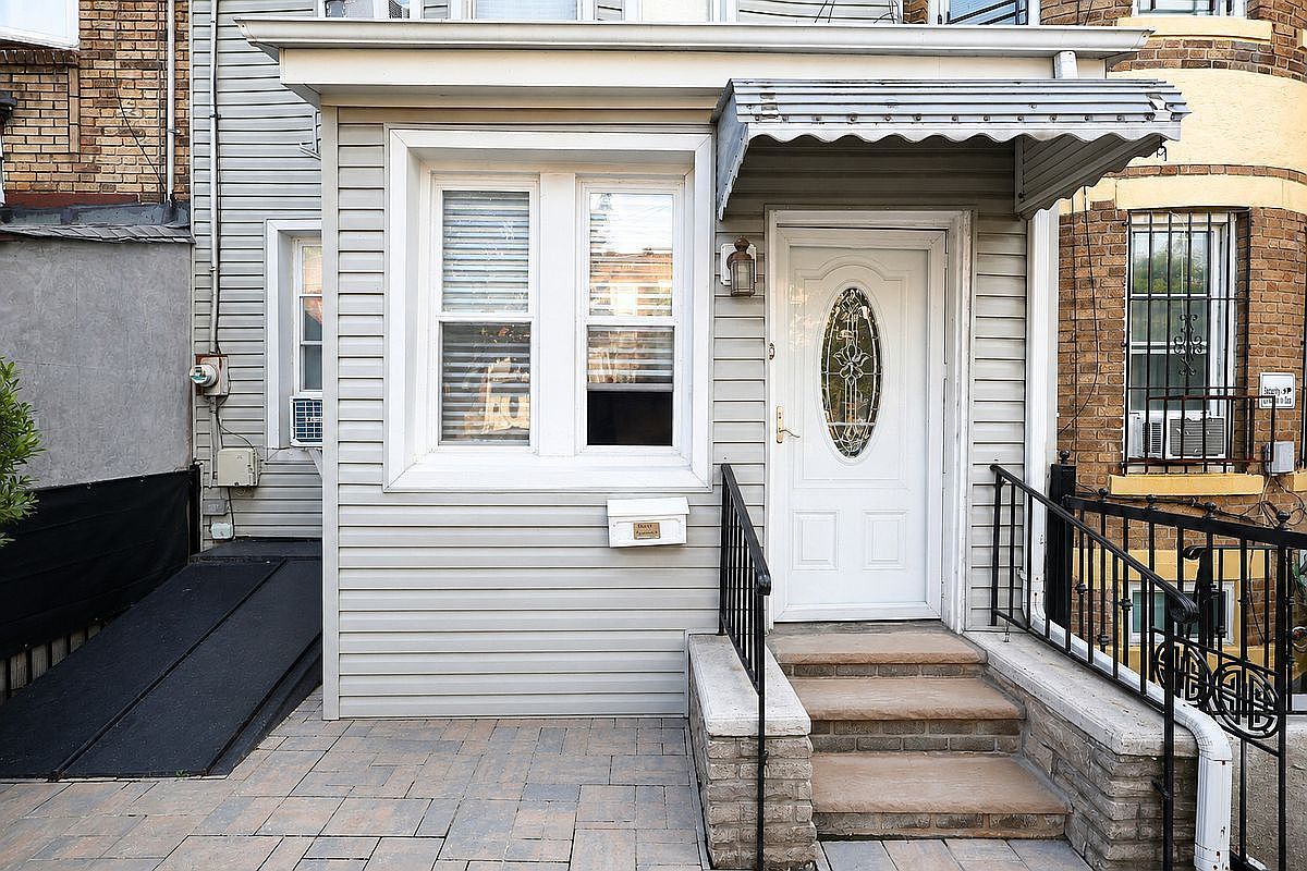 9408 Forbell St Jamaica, NY 11416 - Thumbnail 3