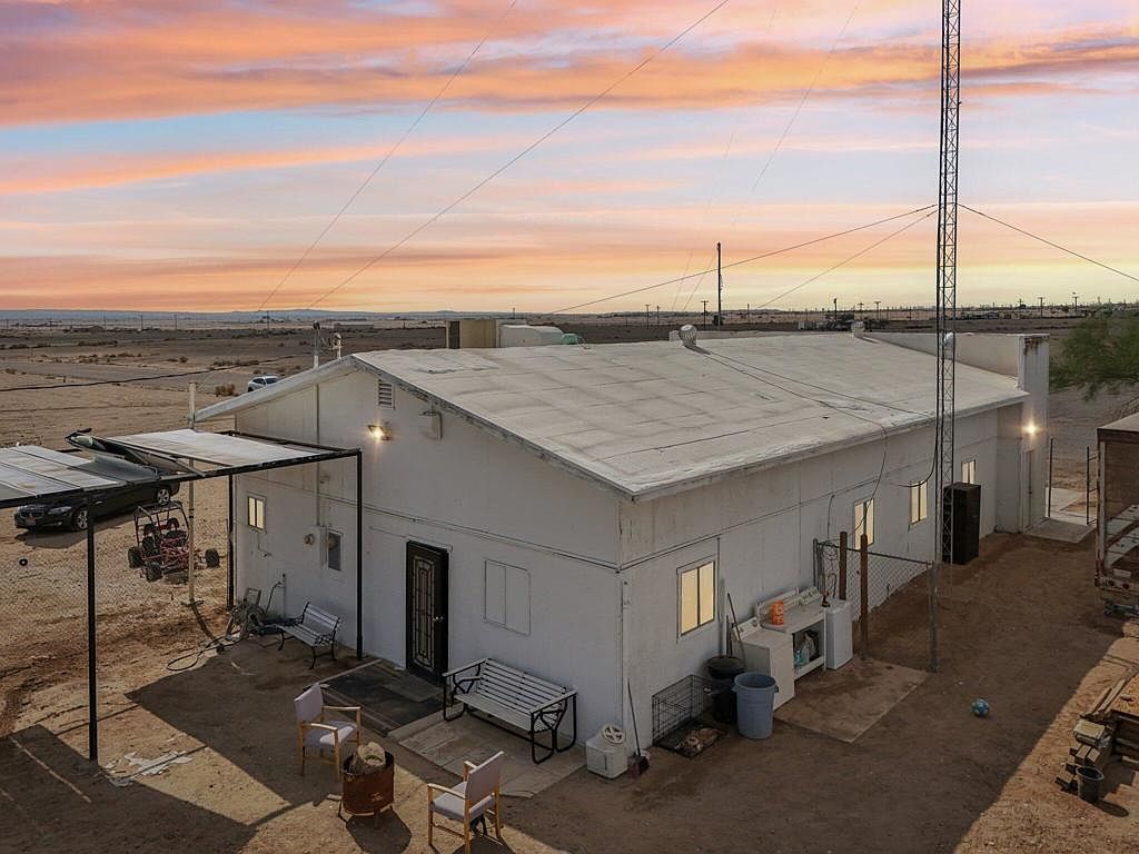 2154 Riviera Cir Thermal, CA 92274 - Thumbnail 3