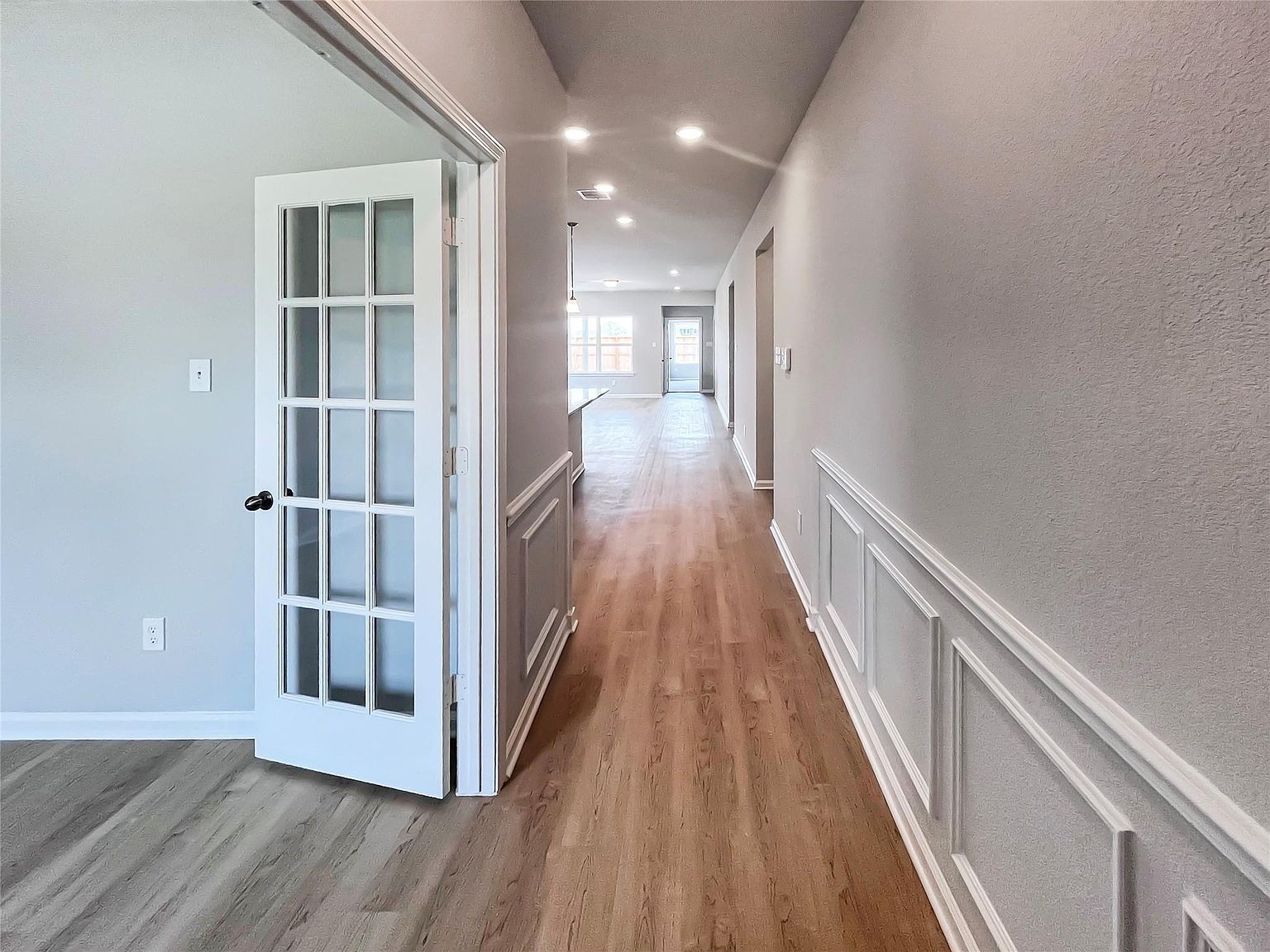 1614 River Scene Trl Dayton, TX 77535 - Thumbnail 3